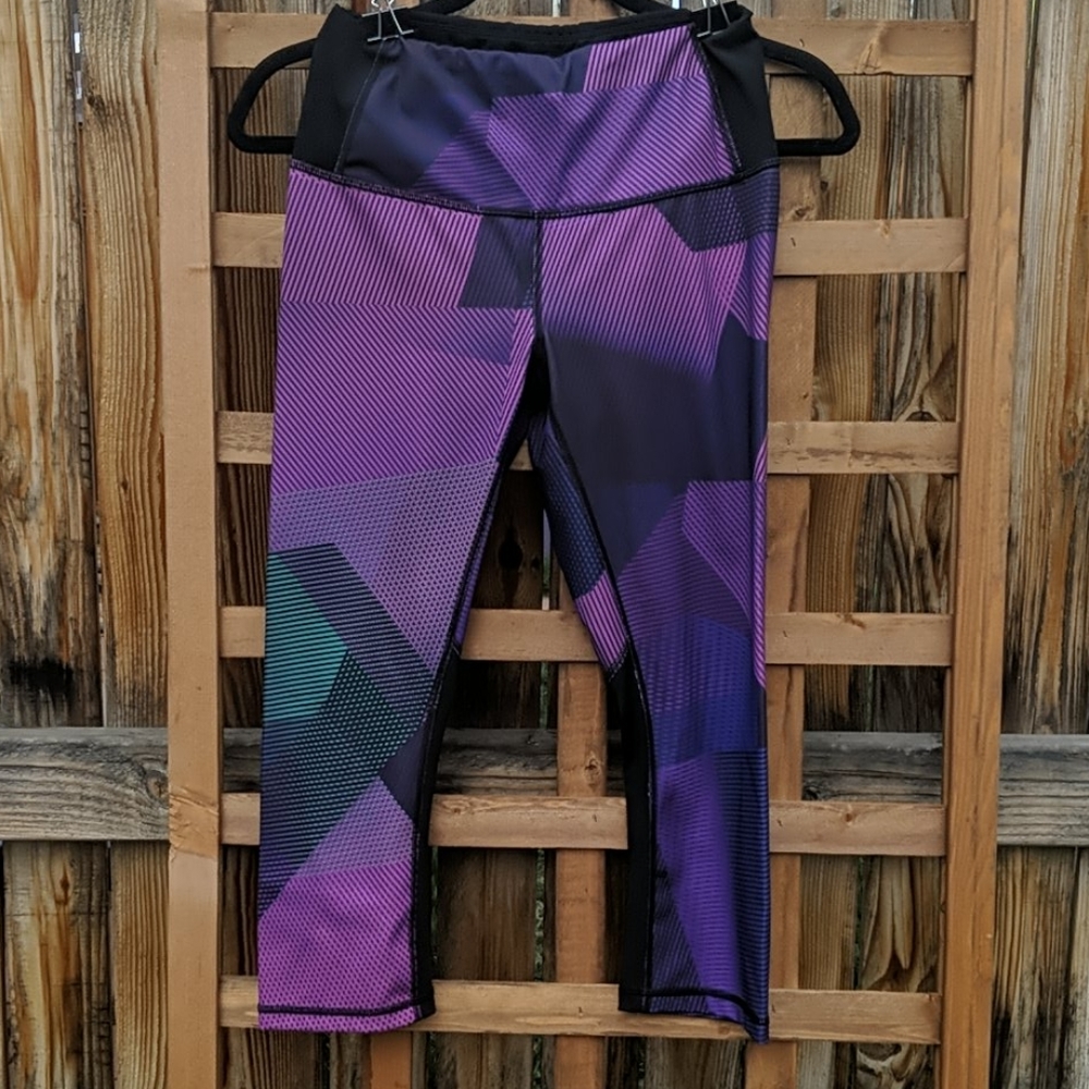 Lucy | Cropped Yoga Pants Geometric Design